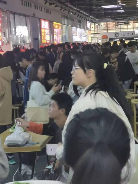 招财铺精选）南昌交通学院1.6万人档口日营业3000