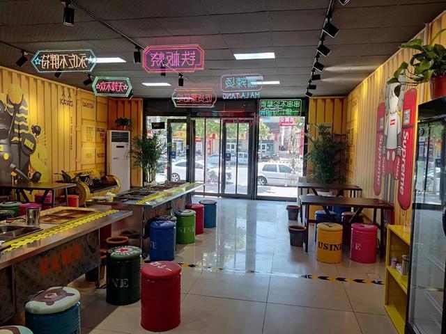 涿州槐林菜市场西口纯一层店铺对外转让，面积130平米