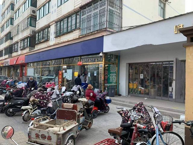 B973一光明大街丛台路口超市紧邻小区，对外转让价格好谈