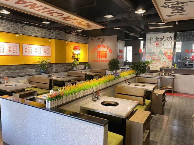 B1006一转让东柳大街精装修餐饮店，位置好格局方正。