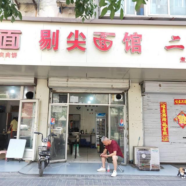 华脉（1460）人流庞大万人小区底商，有外摆区餐饮店转让