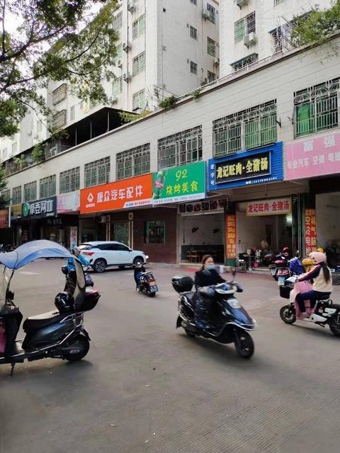 宪梓中路263号餐饮烧烤店转让