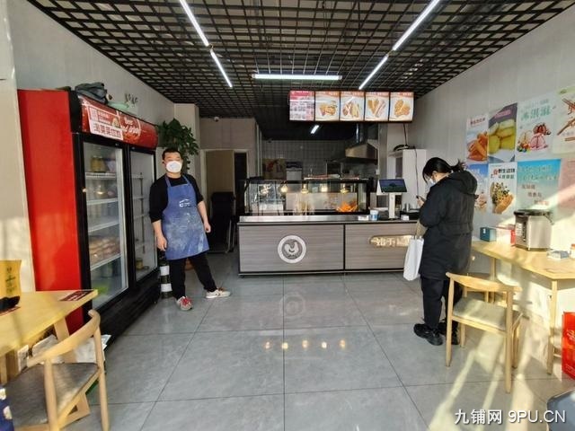 网红转租倩倩 转让保利花园170平炸鸡店