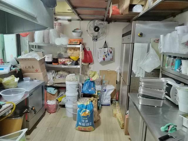 急转黄金位置加盟品牌餐饮店低价转让可空转