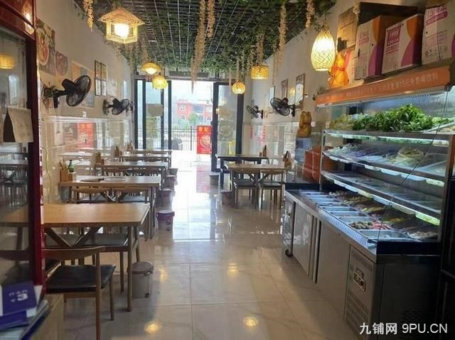 修文县时珍学院餐饮店转让，全新装修设备齐全