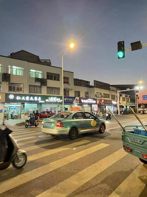 （搜铺传媒免费推荐）广陵区施井路临街餐馆转让